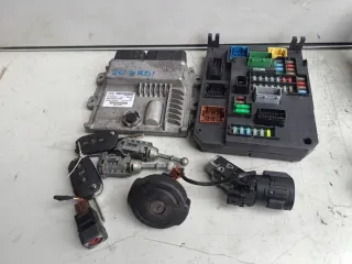 9810764880 9804828580 Блок управления двигателем Peugeot 308 2 Арт e11702184, вид 1