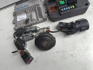 9810764880 9804828580 Блок управления двигателем Peugeot 308 2 Арт e11702184, вид 4