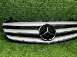 A2518800483 Решетка радиатора Mercedes R W251 Арт e11685979, вид 2