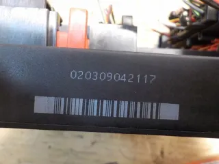 1K0937049T Блок предохранителей Volkswagen Golf 5 Арт e11672227, вид 4