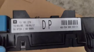 13181278 Блок предохранителей Opel Astra H Арт e11670888, вид 3