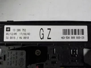 13206752 Блок предохранителей Opel Astra H Арт e11670856, вид 2