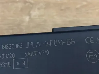 JPLA-14F041-BG Блок предохранителей Jaguar F-Pace Арт e11669478, вид 4