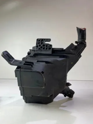 8v51-14A075-CA Блок предохранителей Ford Fiesta 5 Арт e11668786, вид 4