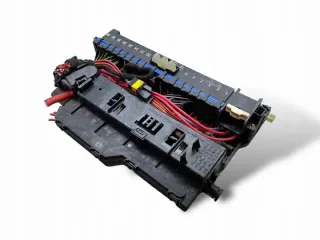18500000001 Блок предохранителей BMW X3 E83 Арт e11668026, вид 3