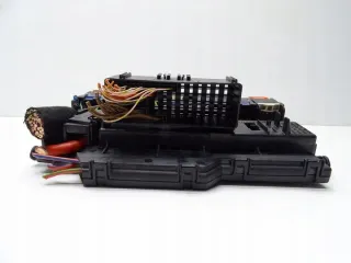8364542 17358685557 Блок предохранителей BMW X3 E83 Арт e11668015, вид 6