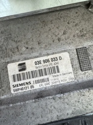03E906033D 5WP4012104 6L0920801 110080104009A 4B0905851C Блок управления двигателем Seat Ibiza 5 Арт e11654967, вид 2