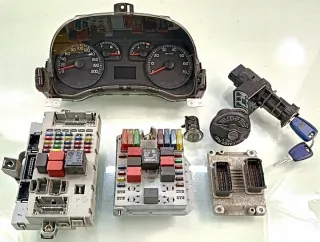 0261208319 51735172 46835593 46833368 Блок управления двигателем Fiat Punto 2 Арт e11653549, вид 1