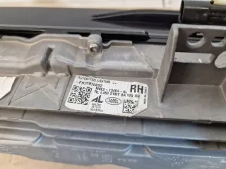 M8E2-13404-AL Фонарь задний правый Land Rover Range Rover 5 Арт e11635939, вид 6