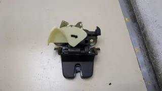 17A827505 Замок крышки багажника Volkswagen Jetta 7 Арт 20399747, вид 2