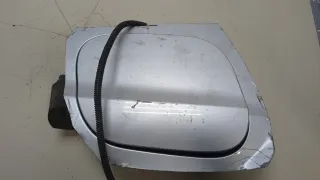 13453586,13407838,13498955 Лючок бензобака серебристый Opel Astra K Арт 20404097, вид 1