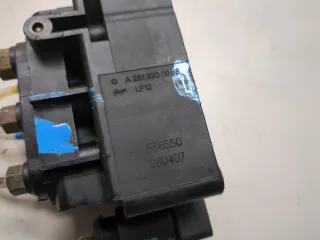 A2123200358 Блок клапанов пневмоподвески Mercedes GL X164 Арт 20371476, вид 3