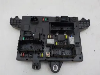 13302301 Блок предохранителей (багажник) Opel Astra J Арт BIT779082, вид 4