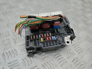 9674921580,Z01 Блок предохранителей Citroen C4 2 Арт 108639, вид 4