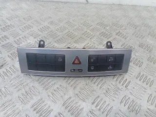 A2038707910 Кнопка аварийной сигнализации Mercedes C W203 Арт 100335, вид 1