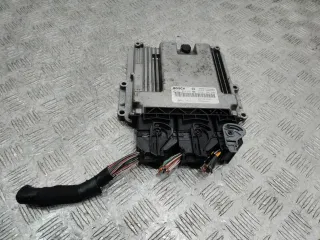 237101754R Блок управления двигателем Renault Trafic 3 Арт 92294