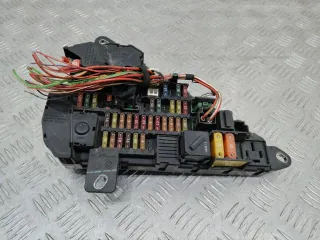 690660105 Блок предохранителей BMW 5 E60/E61 Арт 89690
