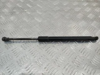 51247166758 Амортизатор крышки багажника (3-5 двери) BMW 1 E81/E82/E87/E88 Арт 83244