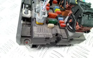 Блок предохранителей Citroen C4 Picasso 1 2007г. 9664055680 - Фото 2