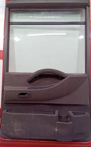  Обшивка двери задней правой (дверная карта) Renault Magnum Арт 2_55598, вид 1