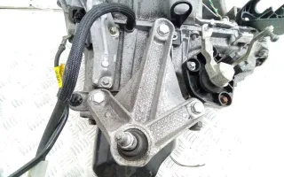 8200043084 Кронштейн Кпп Renault Modus Арт 2_37941