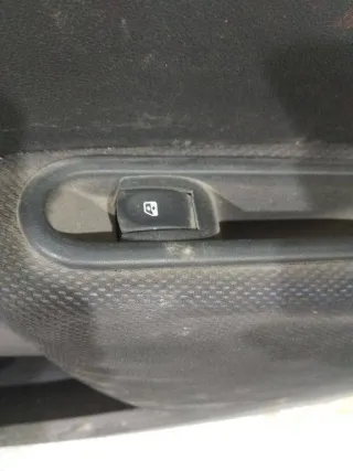  Кнопка стеклоподъемника Renault Clio 3 Арт 2_14035