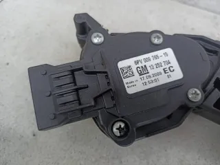 13252704 Педаль газа Chevrolet Cruze J300 Арт 82-39, вид 3