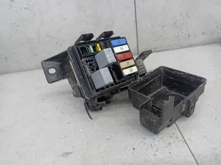 243880001R,243820003R Блок предохранителей Renault Megane 3 Арт 109-230, вид 2