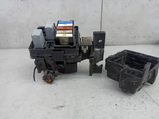 243880001R,243820003R Блок предохранителей Renault Megane 3 Арт 109-230, вид 3