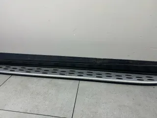 A1666980125 Накладка на порог наружная левая Mercedes ML/GLE W166 Арт 52-60, вид 2