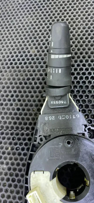 255609U02C Переключатель подрулевой (стрекоза) Nissan Note E11 Арт 78-57, вид 4