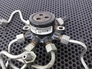 1445928 топливная рампа Ford Focus 2 restailing Арт 17-13-3, вид 1