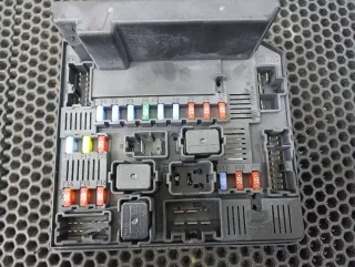 284B7JD00B Блок предохранителей Nissan Qashqai 1  Арт 3_3873, вид 2