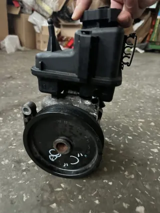 A0064661501 Насос гидроусилителя руля Mercedes E C207 Арт e10624922, вид 1