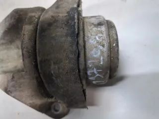 4B0399151M Подушка крепления кпп Audi A6 C6 (S6,RS6) Арт 8663272, вид 2