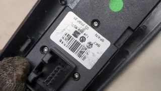 1J4959857C Кнопка стеклоподъемника переднего правого Skoda Octavia A5 Арт 20100109, вид 3