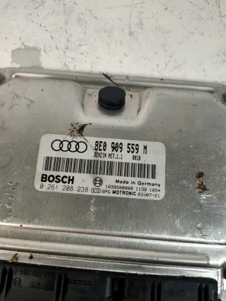8E0909559M Блок управления двигателем Audi A4 B6 Арт e8967947, вид 3