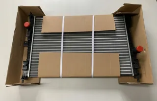 1609648380 1610017680 1611522480 3549988 3556160 3638336 9673628780 9675747980 9809141780 Радиатор (основной) Peugeot 5008 2 Арт e9420175, вид 1
