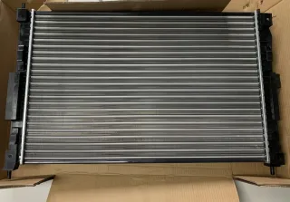 1609648380 1610017680 1611522480 3549988 3556160 3638336 9673628780 9675747980 9809141780 Радиатор (основной) Peugeot 5008 2 Арт e9420175, вид 3