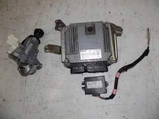 89661-0DE80 0281017820 Блок управления двигателем Toyota Yaris 3 Арт e9694390, вид 1