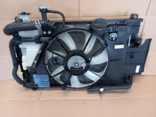 2015-2019 1640021330 1640021331 884600D420 8846012590 Радиатор (основной) Toyota Yaris 3 Арт e10475502, вид 7