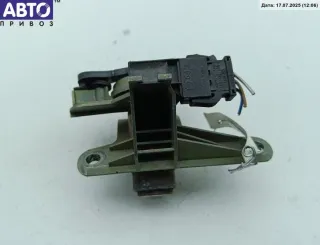 8D9827573A Кнопка открывания багажника Audi A4 B5 Арт 54805975