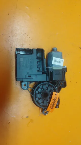 3C0959793C  Моторчик стеклоподъемника Volkswagen Passat B7 Арт 01014991, вид 1