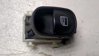 A2038200210 Кнопка стеклоподъемника переднего правого Mercedes C W203 Арт 8808579, вид 1