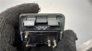 A2028205210 Кнопка стеклоподъемника заднего правого  Mercedes C W202 Арт 20421288, вид 2