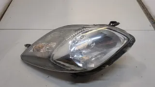 811100D360 Фара передняя правая Toyota Yaris 2 Арт 20358154, вид 1