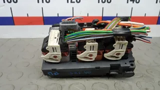 9675877980 Блок предохранителей Peugeot 3008 1 Арт 3EP40M101, вид 2