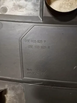 05E103925P Декоративная крышка двигателя Volkswagen Golf 8 Арт e9096084, вид 3