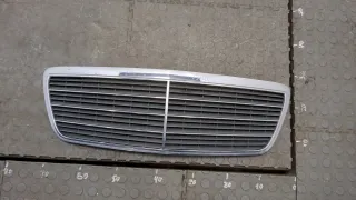A2108800583 Решетка радиатора Mercedes E W210 Арт 20306930, вид 1
