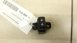8608A239 Кнопка центрального замка Mitsubishi Outlander 3 restailing 2 Арт E95089976
